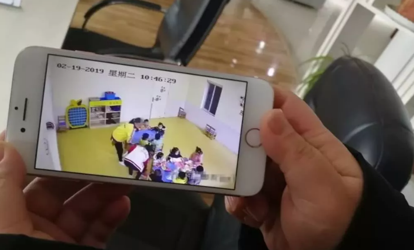 怎么通过幼儿园监控摄像头 让家长看直播